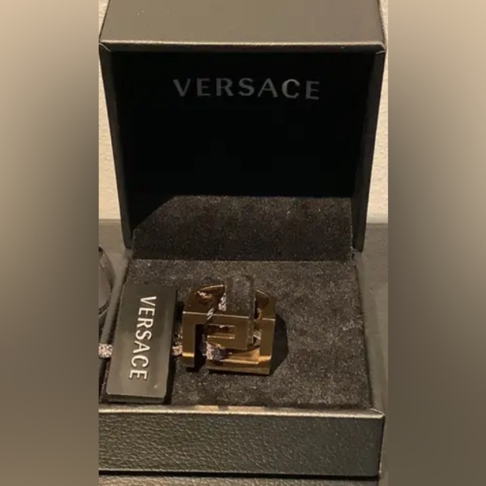 Versace Greco Style Unisex Ring (Gold/Size 6) - NWT - Picture 3 of 8